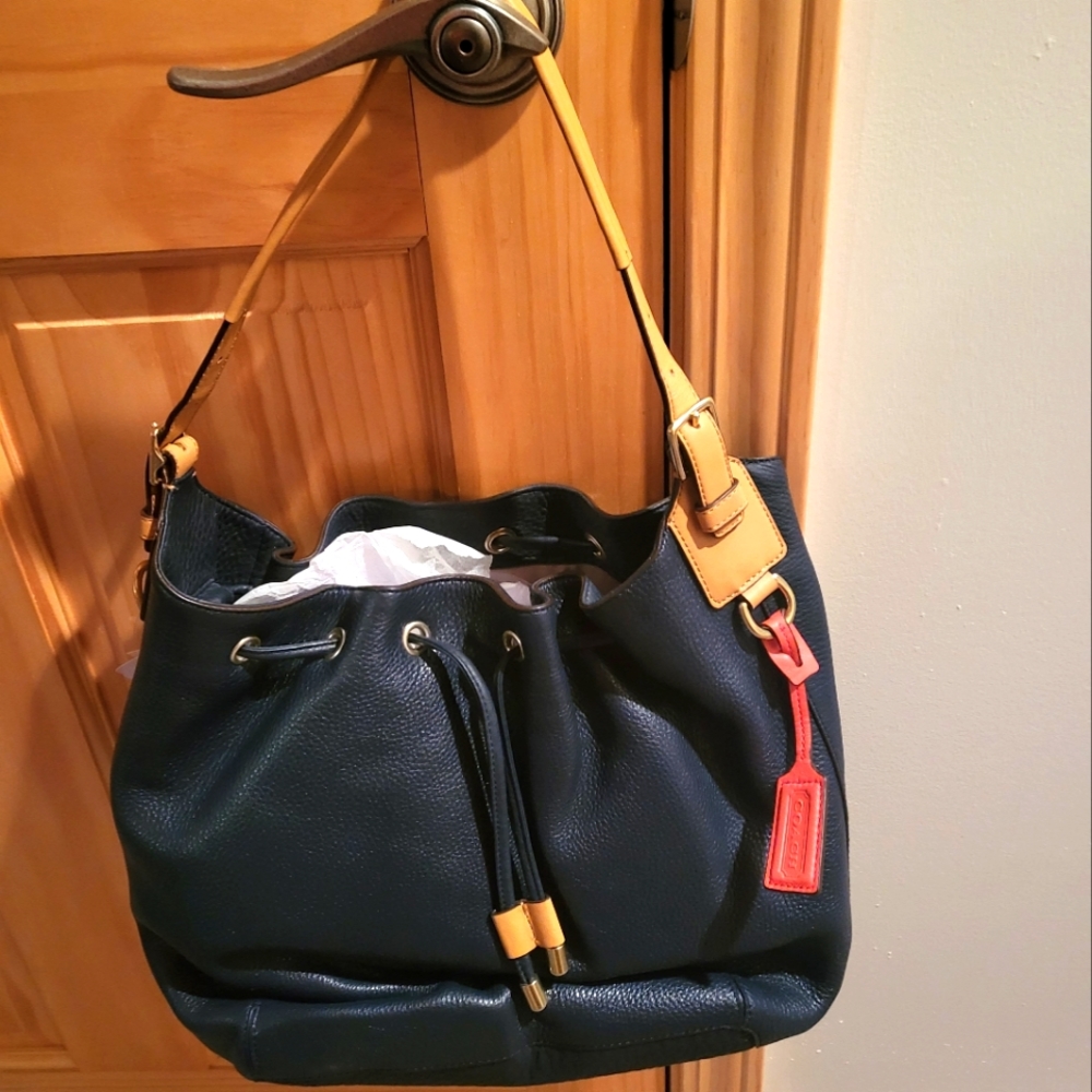 NWT Coach B4 Midnight Pebble leather Drawstring shoulder bag 35306